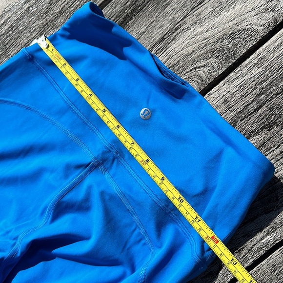 Lululemon Groove Super-High-Rise Flared Pant *Nulu
Poolside size 6 NWT BLUE - Picture 4 of 5